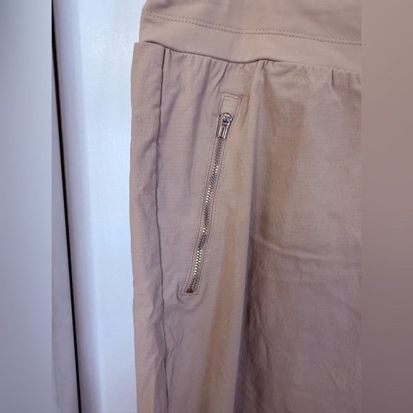 Athleta Women’s Khaki High-Rise Trekkie Notth Jogger Pants - Size 22 - Picture 3 of 9